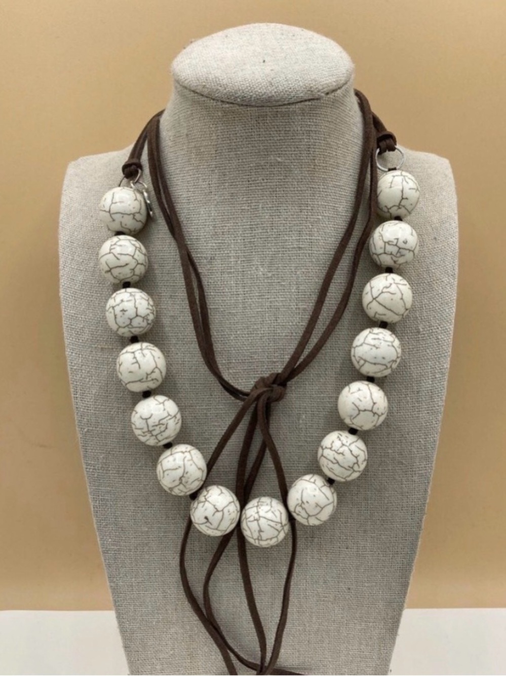 KGP Rare Howlite and Leather Statement Necklace -115grans Boho Style - Picture 4 of 8